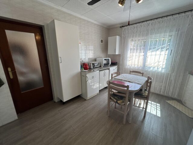 Image No.17-5 Bed Apartment for sale