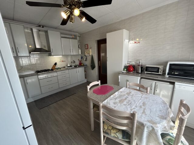 Image No.19-5 Bed Apartment for sale