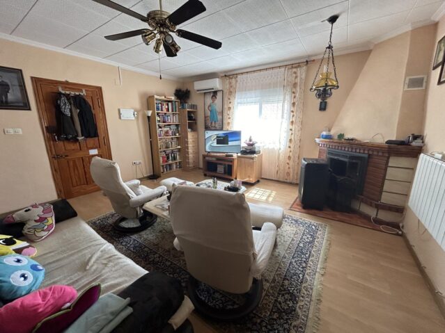 Image No.8-5 Bed Apartment for sale