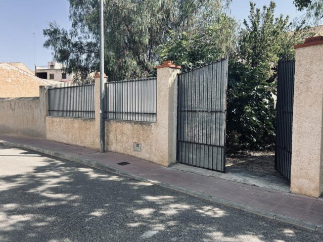 Image No.1-5 Bed Townhouse for sale