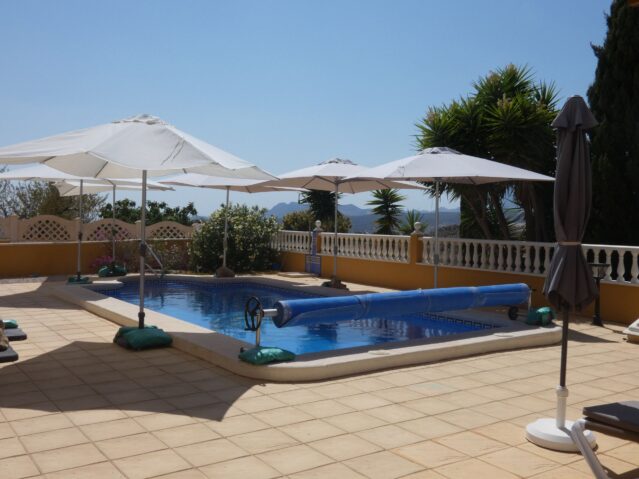 Image No.2-6 Bed Villa for sale