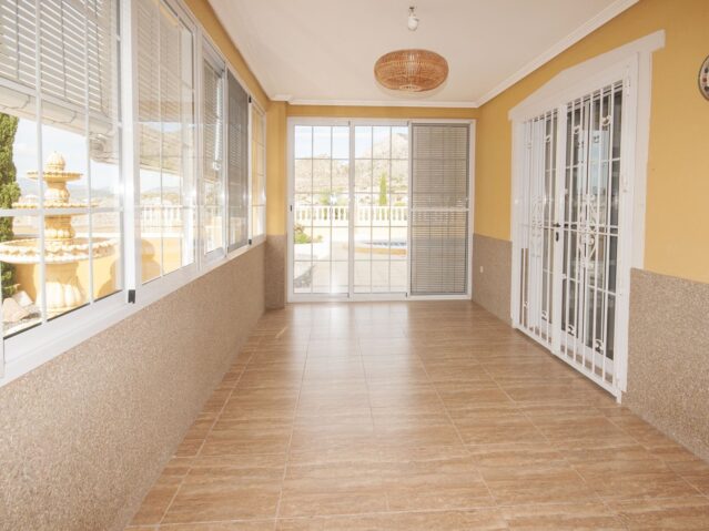 Image No.8-6 Bed Villa for sale