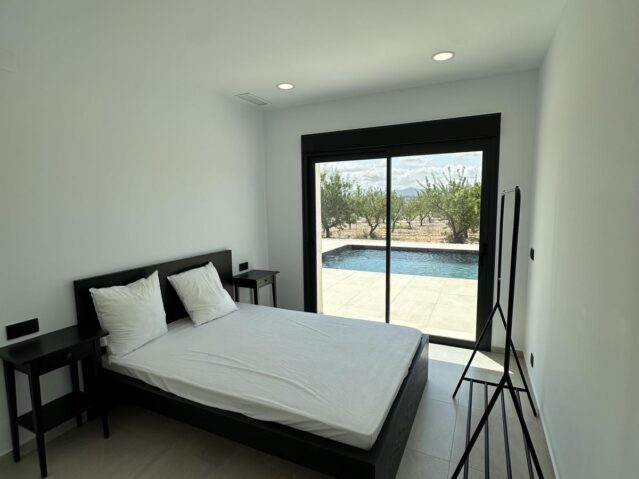 Image No.17-3 Bed Villa for sale