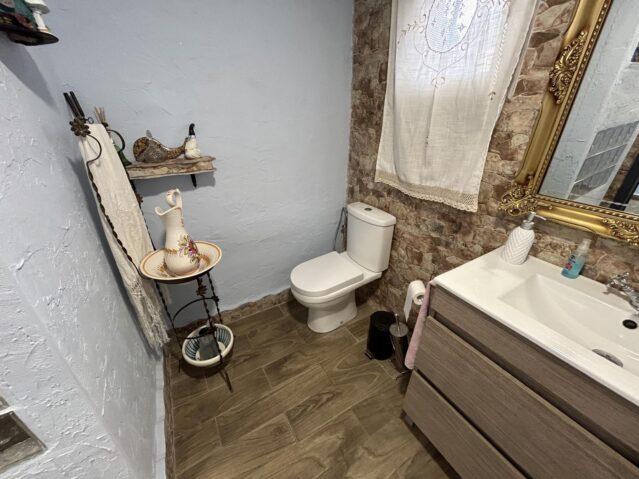 Image No.10-5 Bed Villa for sale