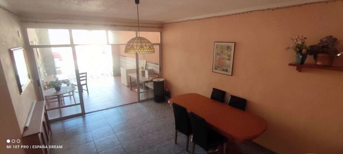 Image No.26-6 Bed Semi-Detached for sale