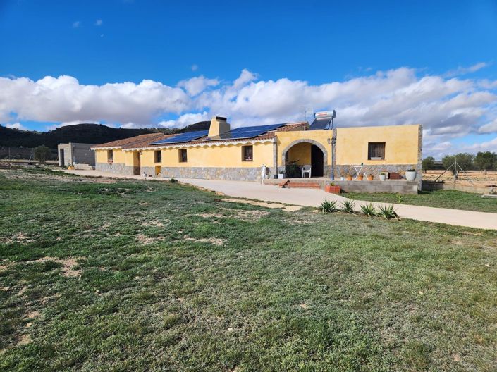 Image No.1-3 Bed Villa for sale