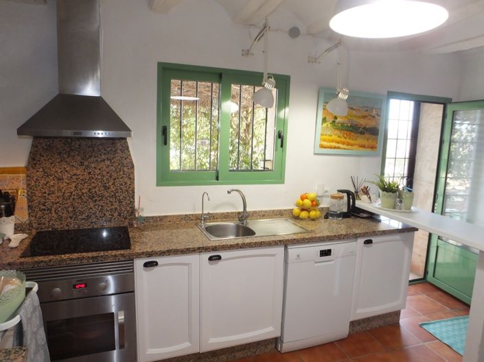 Image No.14-3 Bed Townhouse for sale