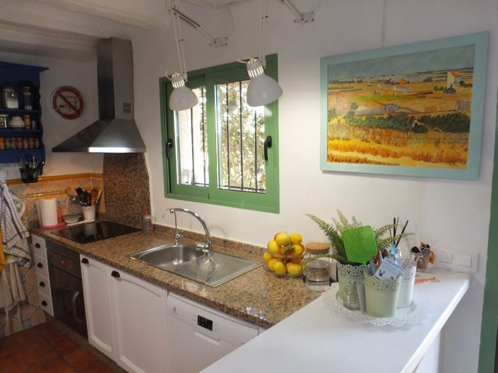 Image No.17-3 Bed Townhouse for sale