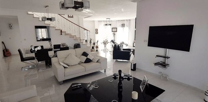 Image No.4-4 Bed Villa for sale