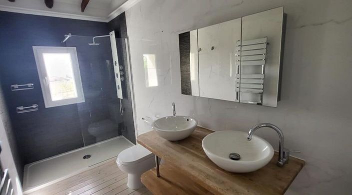 Image No.10-7 Bed Country House for sale