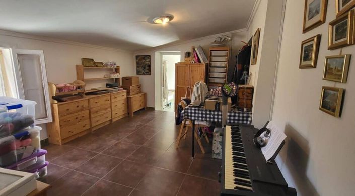 Image No.23-4 Bed Country House for sale