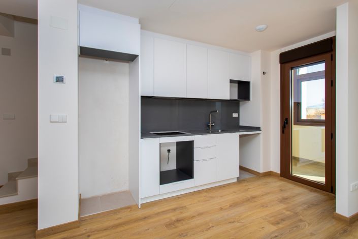 Image No.14-3 Bed Apartment for sale