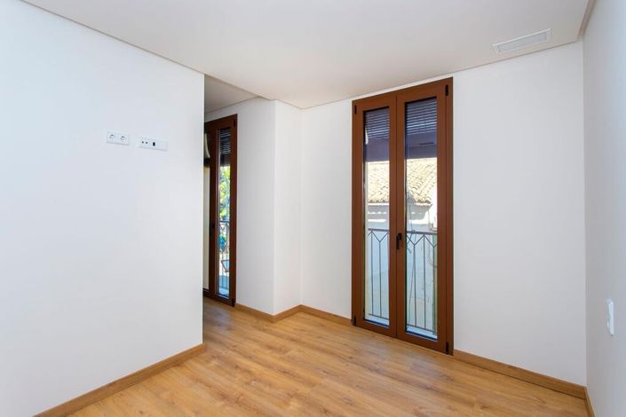 Image No.19-3 Bed Apartment for sale