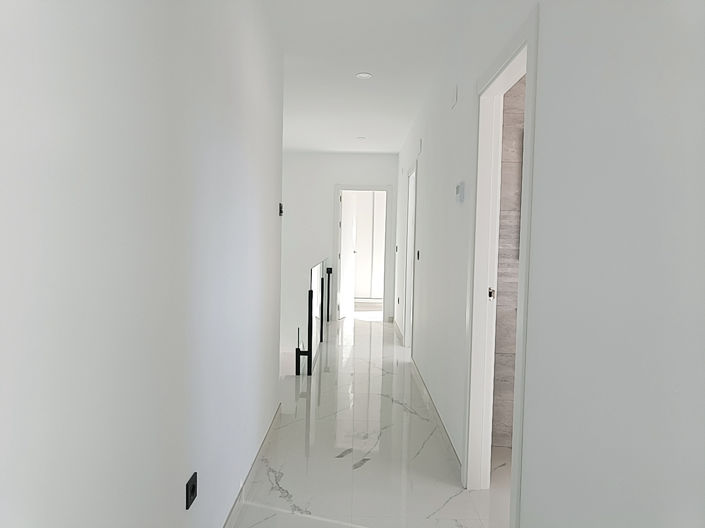 Image No.31-6 Bed Villa for sale