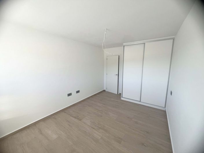 Image No.18-3 Bed Villa for sale