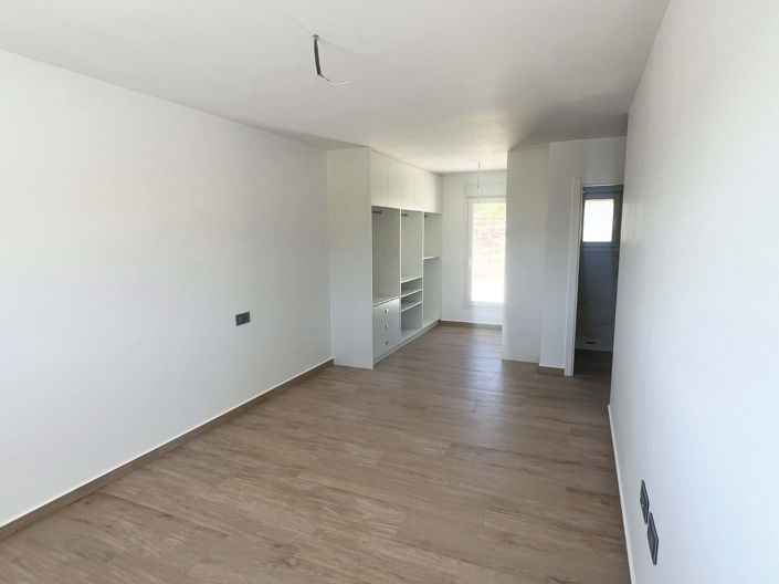 Image No.21-3 Bed Villa for sale