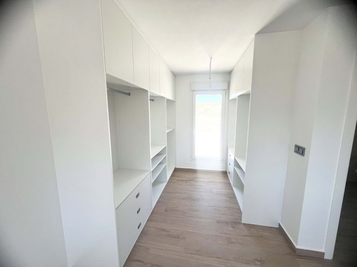 Image No.25-3 Bed Villa for sale