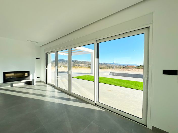 Image No.15-3 Bed Villa for sale