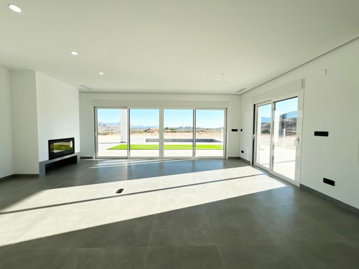 Image No.16-3 Bed Villa for sale