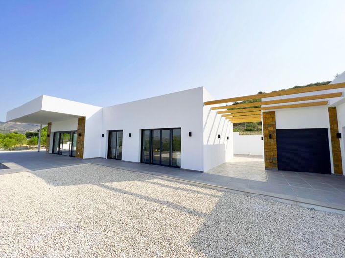 Image No.1-4 Bed Villa for sale