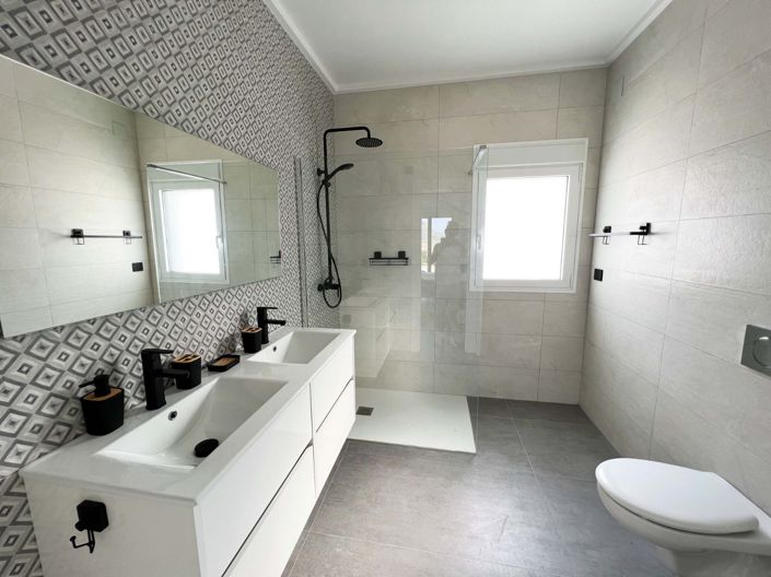 Image No.29-3 Bed Villa for sale