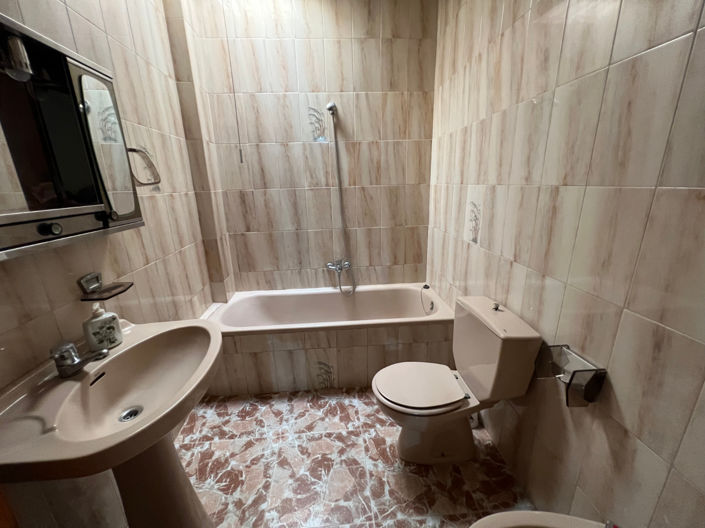 Image No.20-3 Bed Townhouse for sale