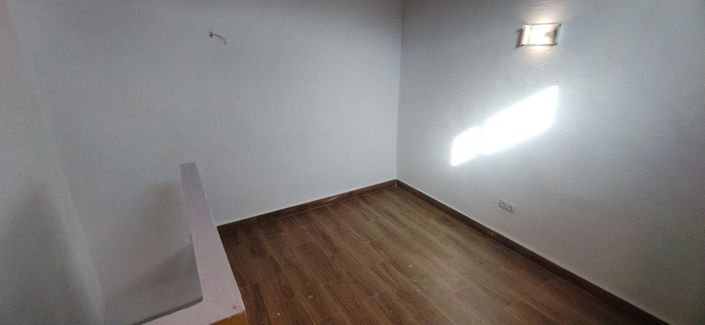 Image No.12-3 Bed Townhouse for sale