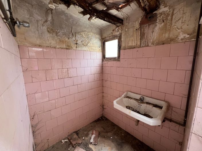 Image No.30-5 Bed Townhouse for sale