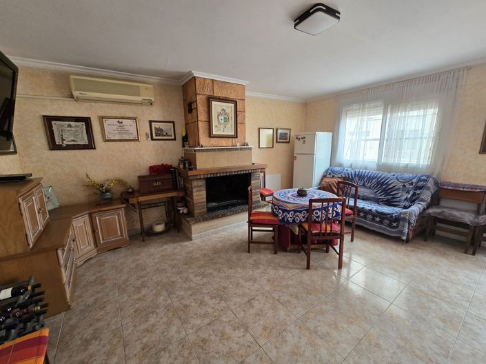 Image No.11-3 Bed Apartment for sale