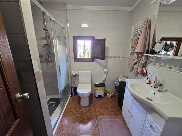 Image No.47-6 Bed Villa for sale