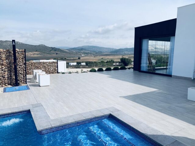 Image No.1-3 Bed Villa for sale