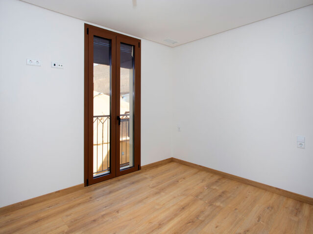 Image No.18-3 Bed Apartment for sale