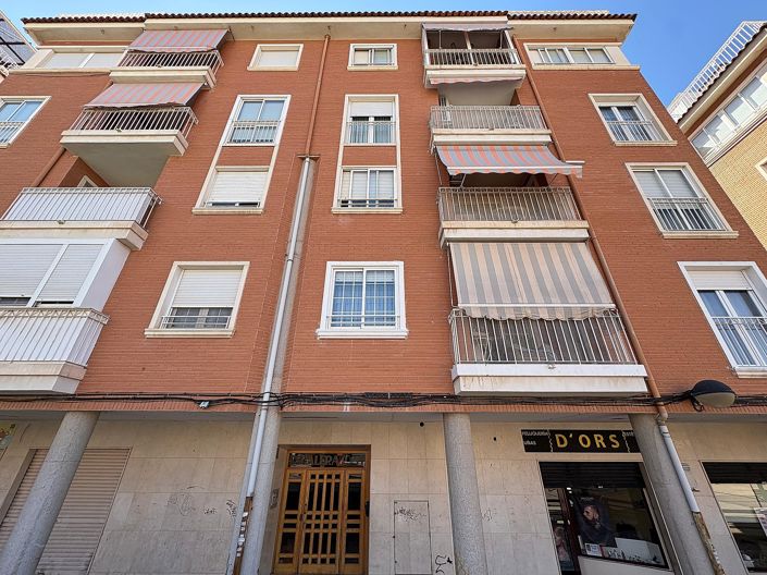 Image No.1-3 Bed Apartment for sale