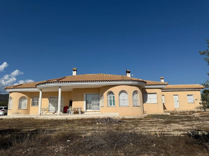 Image No.1-3 Bed Villa for sale