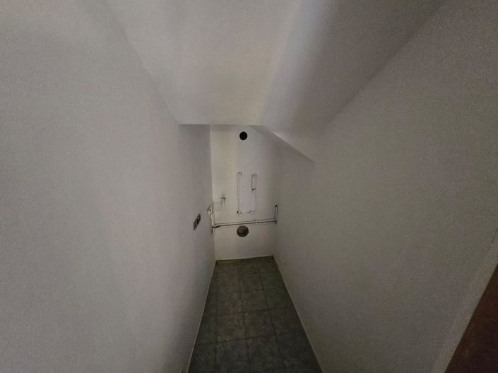 Image No.12-4 Bed Townhouse for sale