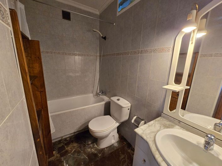 Image No.16-4 Bed Townhouse for sale