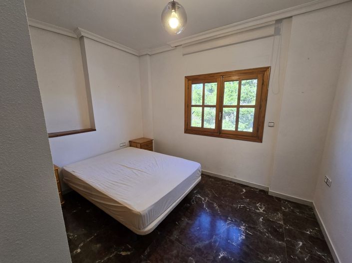 Image No.31-4 Bed Townhouse for sale