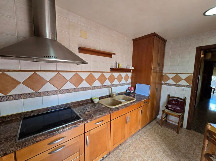 Image No.14-4 Bed Townhouse for sale