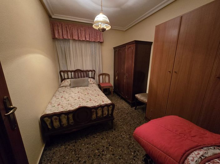 Image No.20-4 Bed Townhouse for sale