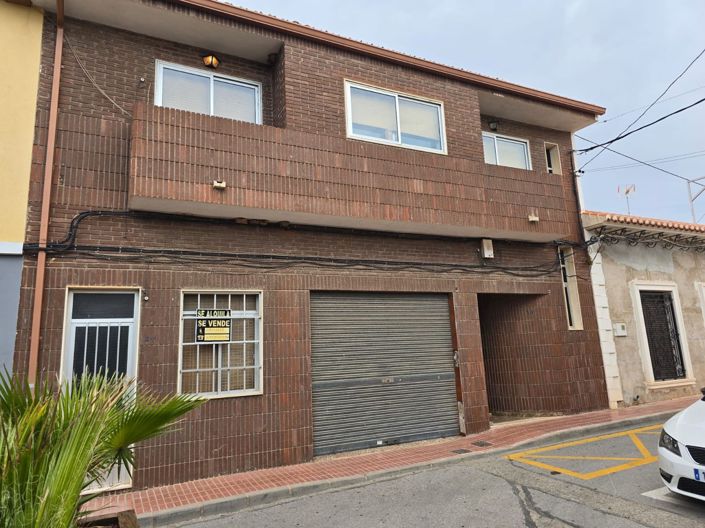 Image No.3-4 Bed Townhouse for sale