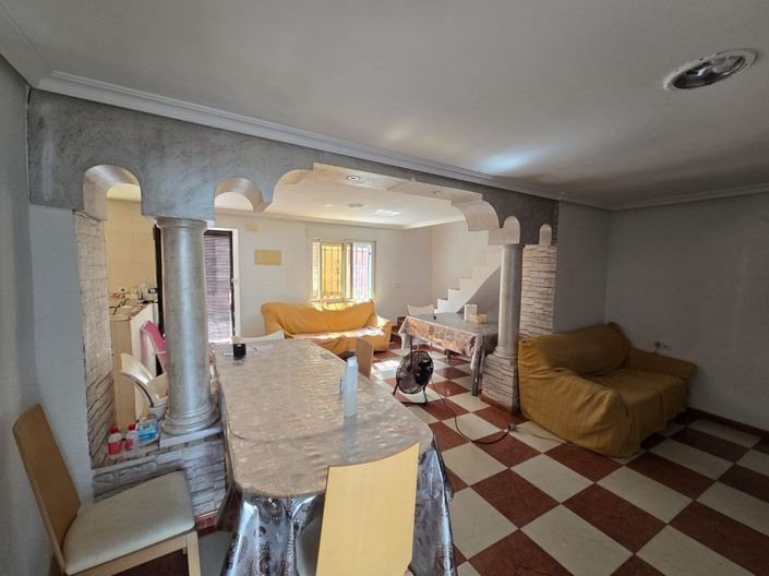 Image No.24-5 Bed Townhouse for sale