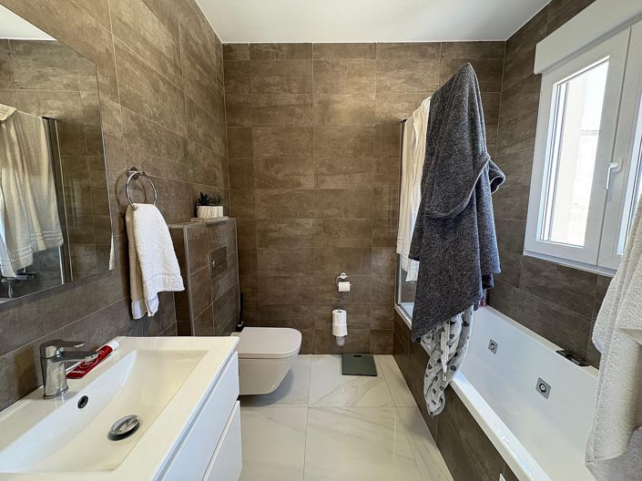 Image No.20-4 Bed Villa for sale