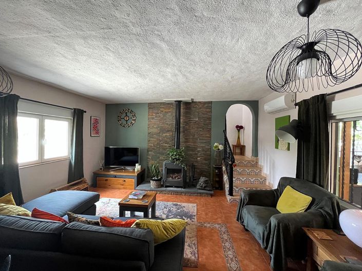 Image No.10-3 Bed Country House for sale