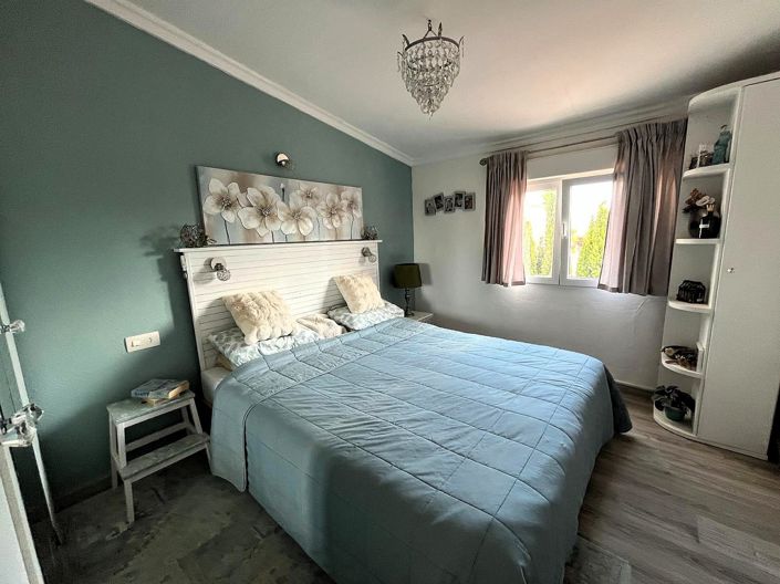 Image No.18-3 Bed Country House for sale