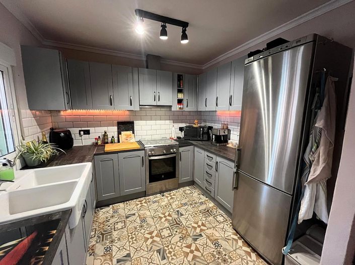 Image No.24-3 Bed Country House for sale