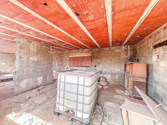 Image No.25-4 Bed Property for sale