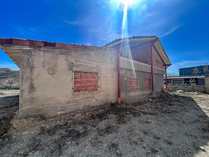 Image No.5-4 Bed Property for sale