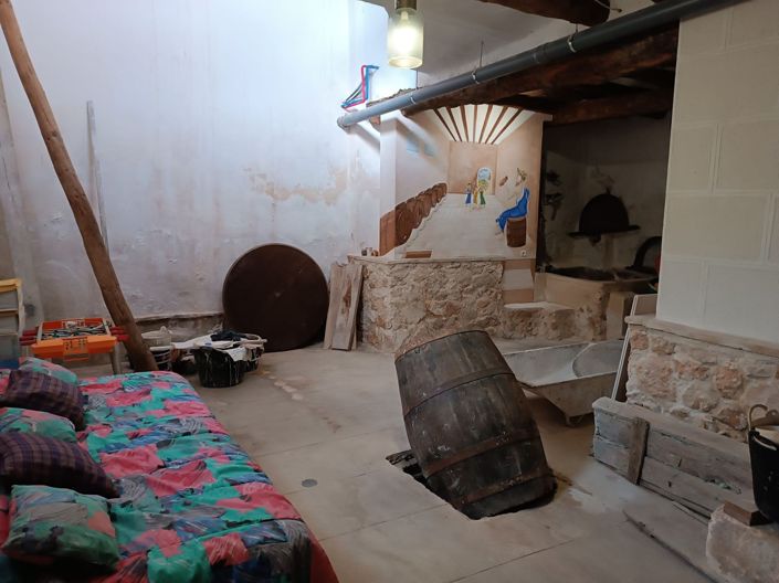 Image No.23-6 Bed Country House for sale