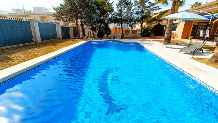 Image No.2-5 Bed Villa for sale