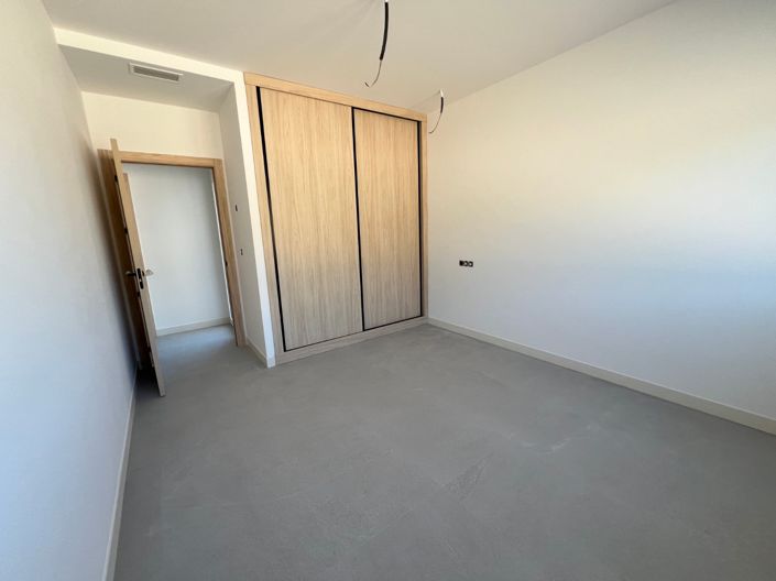 Image No.47-3 Bed Villa for sale